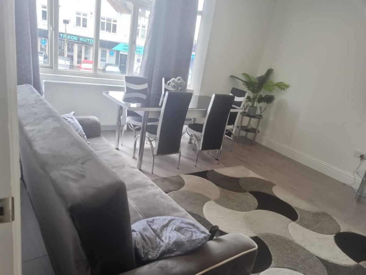 Attractive 2 Bed Apartments Free Wi-Fi And Parking 크로이던 외부 사진