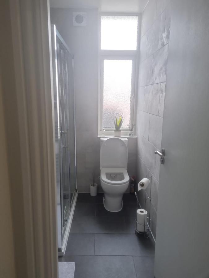 Attractive 2 Bed Apartments Free Wi-Fi And Parking 크로이던 외부 사진