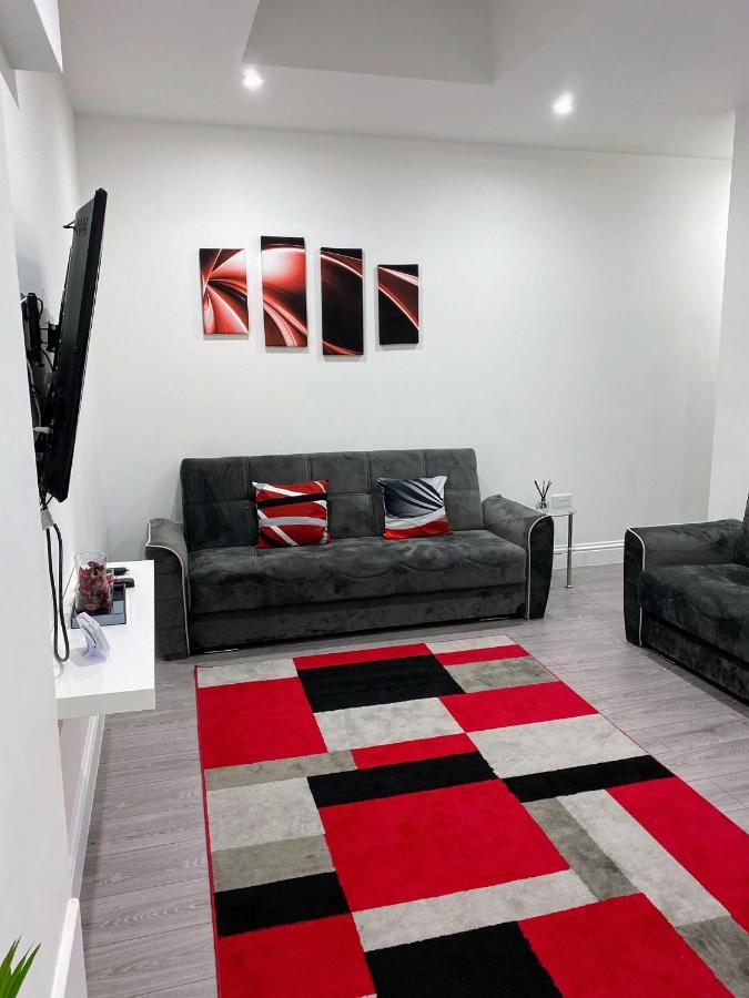 Attractive 2 Bed Apartments Free Wi-Fi And Parking 크로이던 외부 사진
