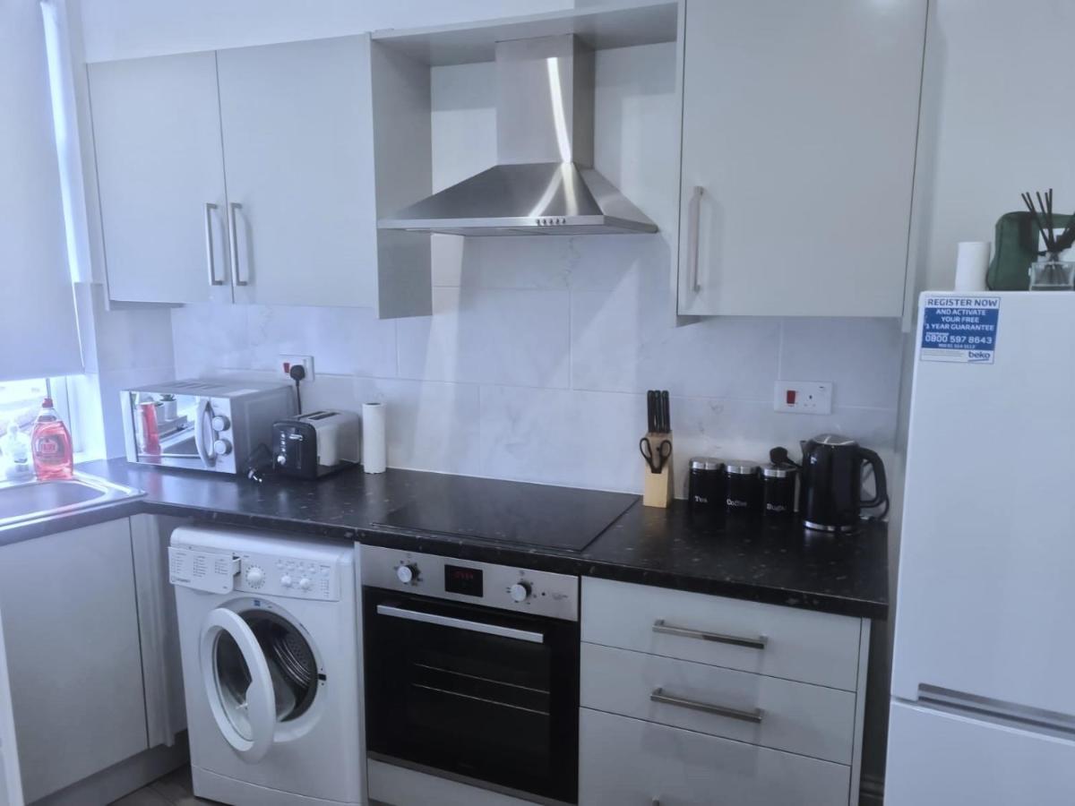Attractive 2 Bed Apartments Free Wi-Fi And Parking 크로이던 외부 사진
