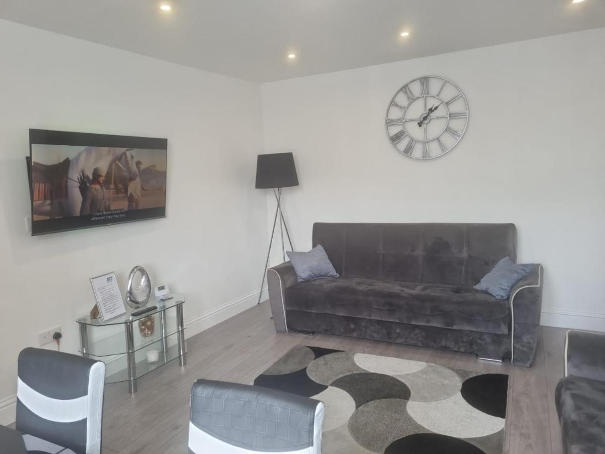 Attractive 2 Bed Apartments Free Wi-Fi And Parking 크로이던 외부 사진